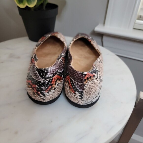 NWOT Naturalizer flexy flat multi desert snake leather - Picture 2 of 3